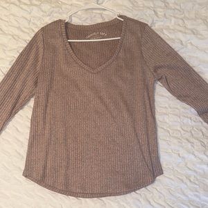 American Eagle lightweight sweater